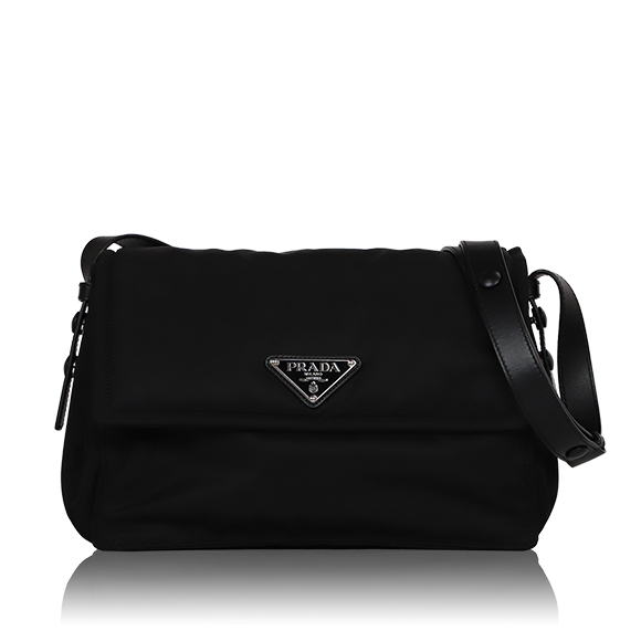 PRADA ミディアムパデッドRe-Nylonショルダーバッグ 30 x20 x13cm(幅 x 高さ x マチ)