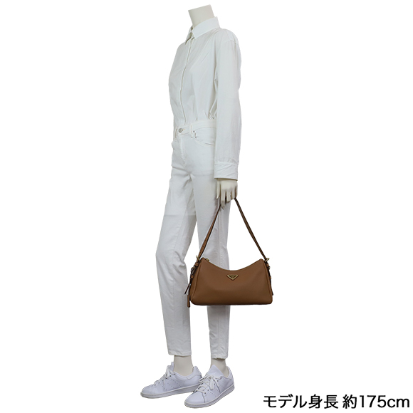 エメミディアムレザー ショルダーバッグ