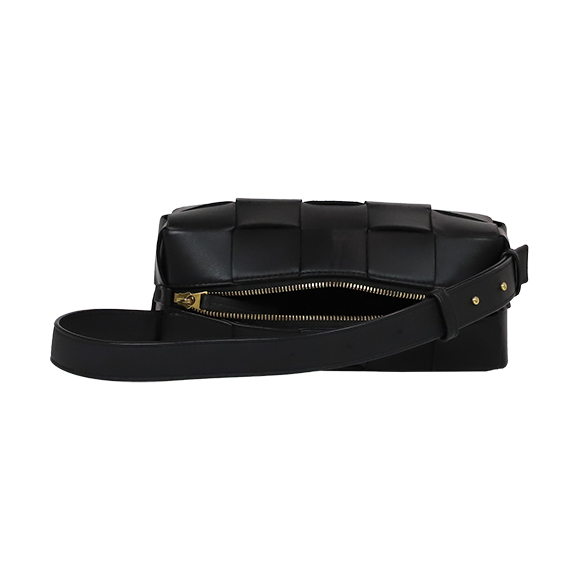 BOTTEGA VENETA（ボッテガ・ヴェネタ）ブリックカセット