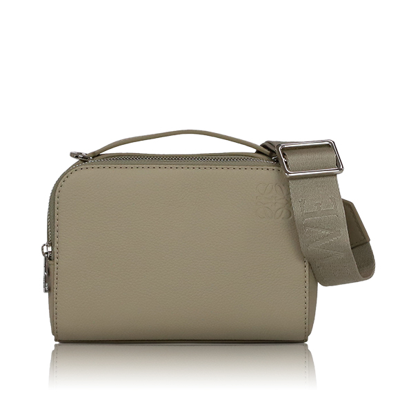 LOEWE カメラクロスボディバッグミニ 18&nbsp;x13&nbsp;x6cm(幅&nbsp;x 高さ&nbsp;x マチ)