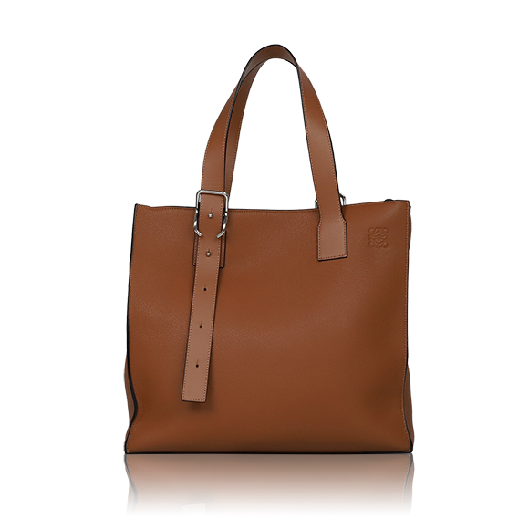 LOEWE バックルジッパートート 