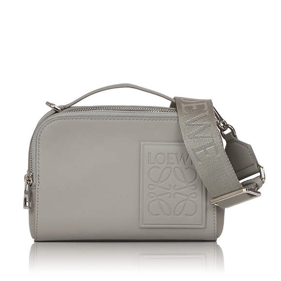 LOEWE カメラクロスボディバッグミニ 18 x13 x6cm(幅 x 高さ x マチ)