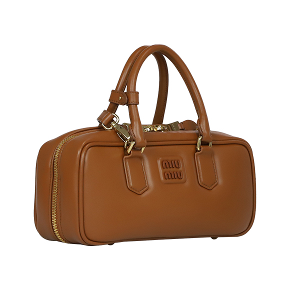 Miu Miu（ミュウミュウ）アルカディレザーバッグ