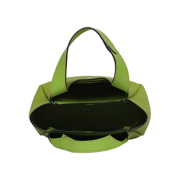 PRADA（プラダ）ハンドバッグ