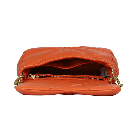 PRADA（プラダ）2WAYバッグ