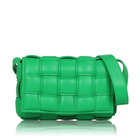 BOTTEGA VENETA パデッドカセット 18&nbsp;x11&nbsp;x4cm(幅&nbsp;x 高さ&nbsp;x マチ)