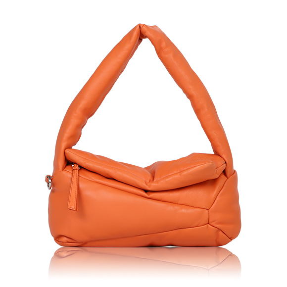 LOEWE パファーホーボーバッグ 29&nbsp;x12&nbsp;x9cm(幅&nbsp;x 高さ&nbsp;x マチ)