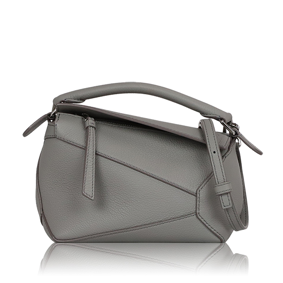 LOEWE パズルエッジバッグミニ 17&nbsp;x12&nbsp;x7cm(幅&nbsp;x 高さ&nbsp;x マチ)