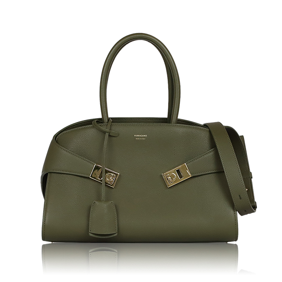 FERRAGAMO ハグM 32&nbsp;x21&nbsp;x17cm(幅&nbsp;x 高さ&nbsp;x マチ)