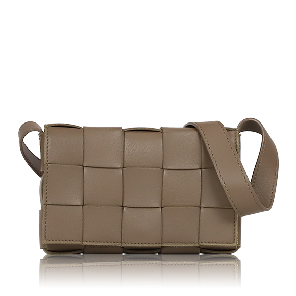 BOTTEGA VENETA カセット 18&nbsp;x11&nbsp;x4cm(幅&nbsp;x 高さ&nbsp;x マチ)