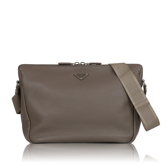 PRADA ショルダーバッグ 31&nbsp;x25&nbsp;x13cm(幅&nbsp;x 高さ&nbsp;x マチ)