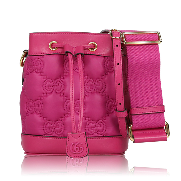 GUCCI GGマトラッセバケットバッグ 15&nbsp;x18&nbsp;x9cm(幅&nbsp;x 高さ&nbsp;x マチ)