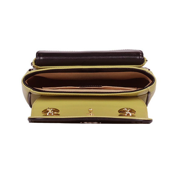 GUCCI（グッチ）インターロッキングG チェーンショルダー
