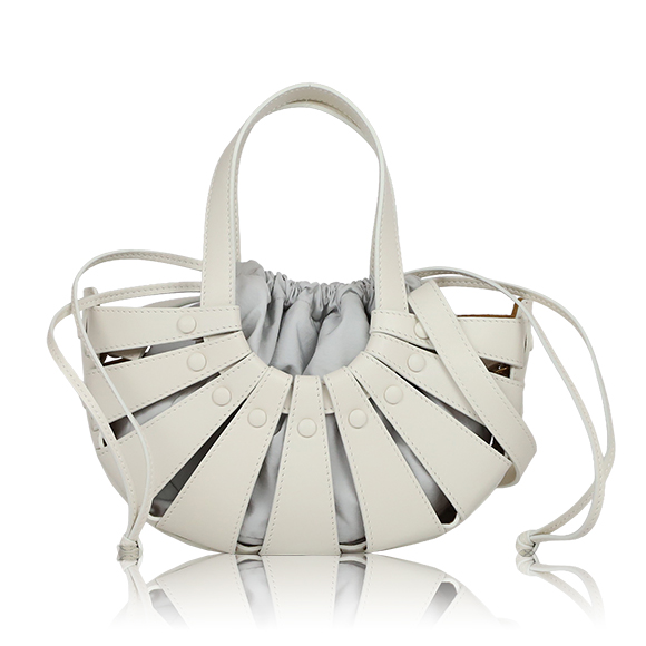 BOTTEGA VENETA ザシェル 25&nbsp;x14&nbsp;x7cm(幅&nbsp;x 高さ&nbsp;x マチ)