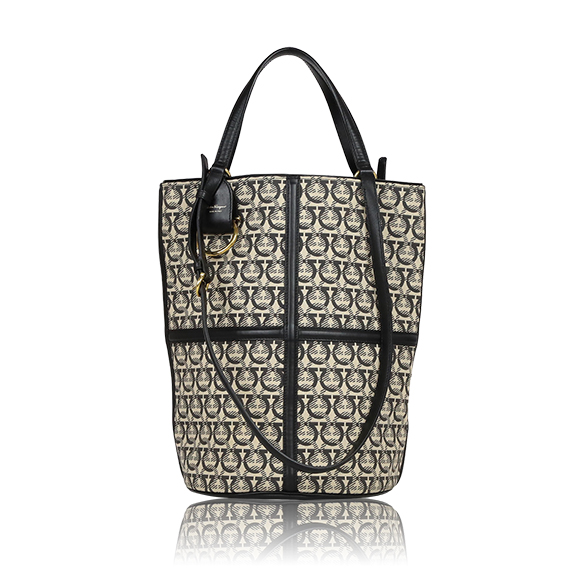 FERRAGAMO 2WAYバッグ 23&nbsp;x34&nbsp;x23cm(幅&nbsp;x 高さ&nbsp;x マチ)