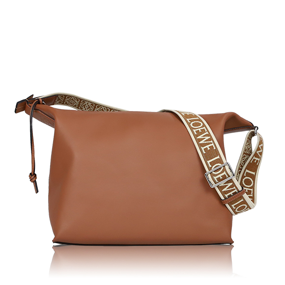 LOEWE キュービィクロスボディバッグ 33&nbsp;x29&nbsp;x16cm(幅&nbsp;x 高さ&nbsp;x マチ)