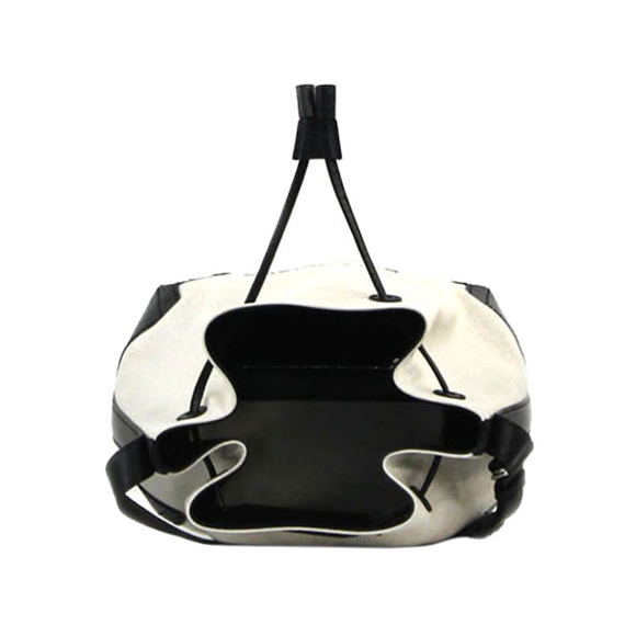 ネイビーバケット