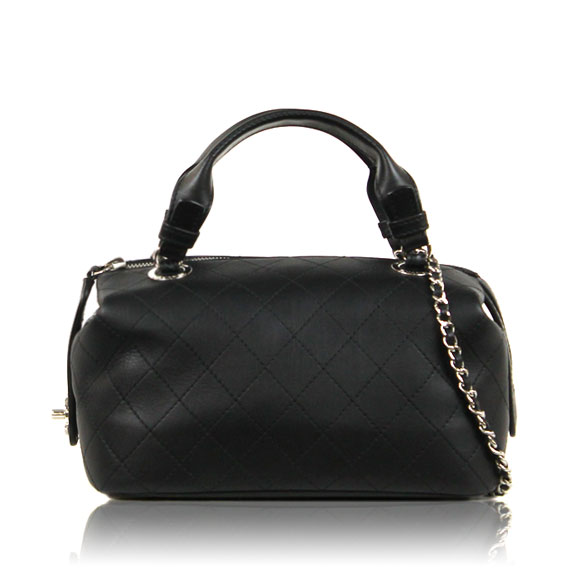 CHANEL 2WAYバッグ 22 x11 x13cm(幅 x 高さ x マチ)