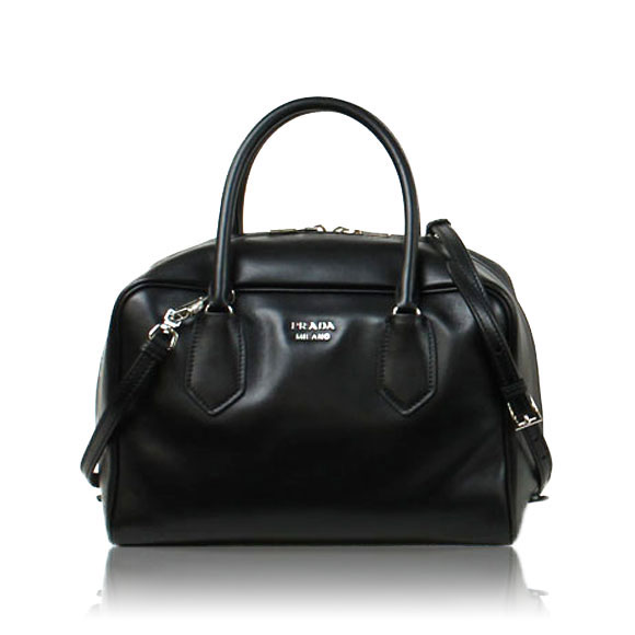 PRADA インサイドバッグ 26&nbsp;x19&nbsp;x15cm(幅&nbsp;x 高さ&nbsp;x マチ)