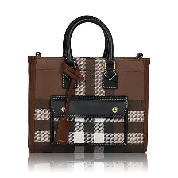 BURBERRY ミニフレヤトート 23&nbsp;x19&nbsp;x8cm(幅&nbsp;x 高さ&nbsp;x マチ)